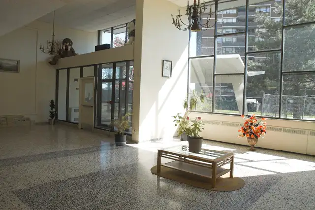 Furnished Room for Rent – Midland & Lawrence (Scarborough) - Photo 2