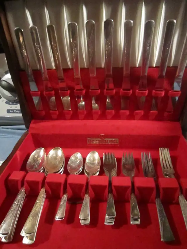 #79-114A  REVELATION silverware set for 10 - Photo 2