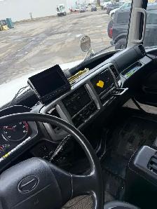 Hino 268 ( 2015 )   $15,000 - Photo 2