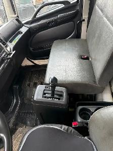 Hino 268 ( 2015 )   $15,000 - Photo 3