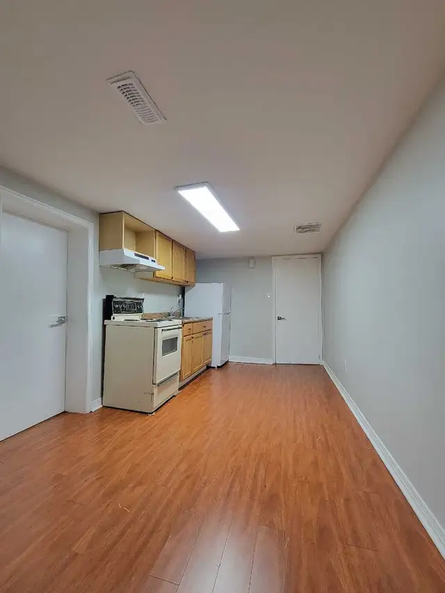 1 BEDROOM APARTMENT FOR 1, SEPARATE ENTRANCE - Photo 2