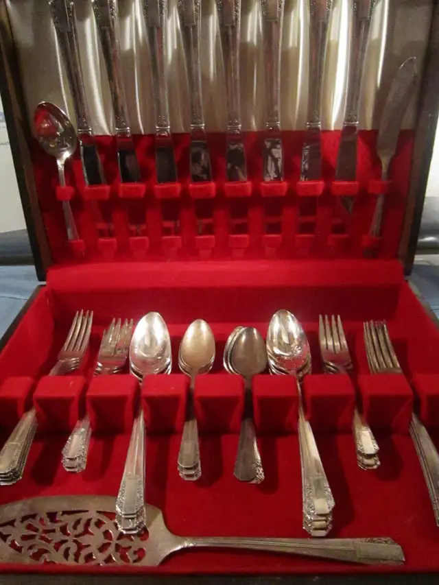 #60-99 PARKLANE silverware set for 8 - Photo 2