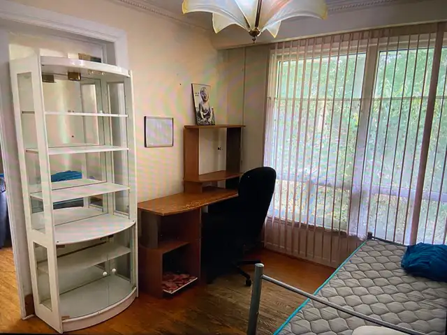 Furnished room, prime location, available April 1, 2026 - Photo 3