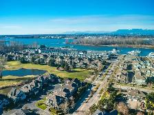 Upgraded house in Ladner - Photo 2