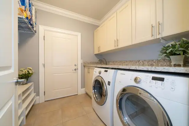 Upgraded house in Ladner - Photo 15