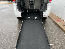 2013 Toyota Sienna MOBILITY WHEELCHAIR ACCESSIBLE VAN-WARRANTY - Photo 4