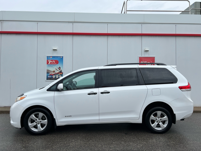 2013 Toyota Sienna MOBILITY WHEELCHAIR ACCESSIBLE VAN-WARRANTY - Photo 9