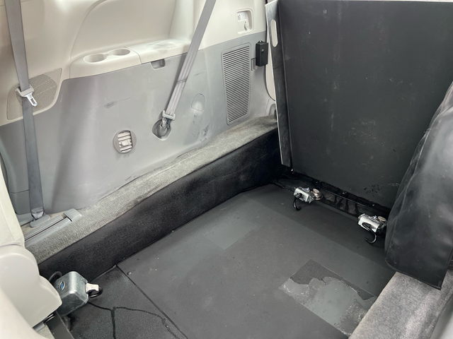 2013 Toyota Sienna MOBILITY WHEELCHAIR ACCESSIBLE VAN-WARRANTY - Photo 18
