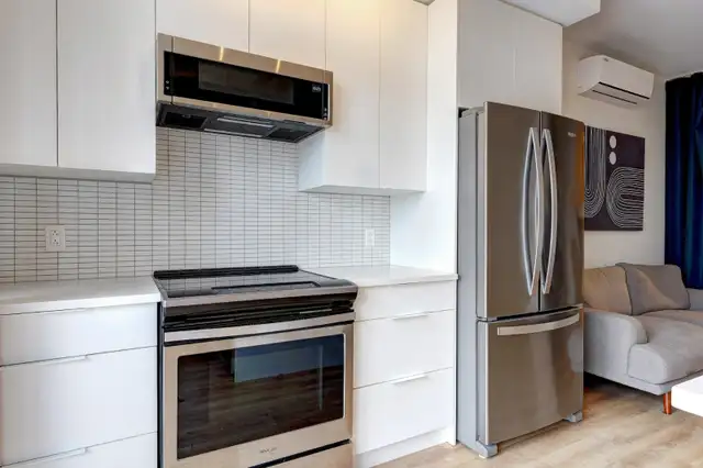 4 1/2 rénové à neuf et meublé à Montréal - Juillet - Internet - Photo 2