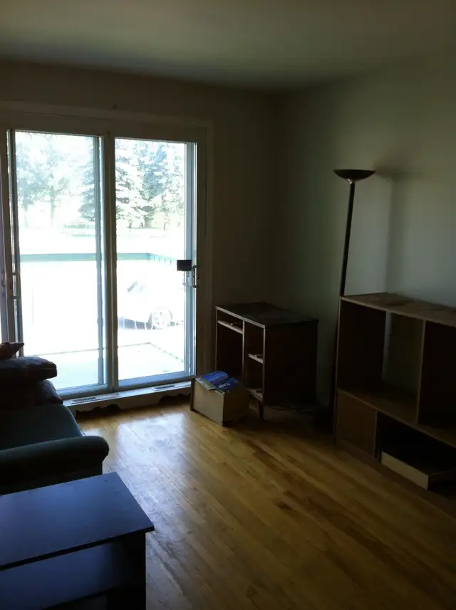 3 1/2 Saint-Lambert PRÈS METRO et REM PANAMA - Photo 2