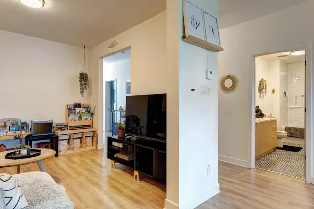 Grand 6 1/2 Hochelaga - Juillet - Internet, balcon, électros - Photo 5