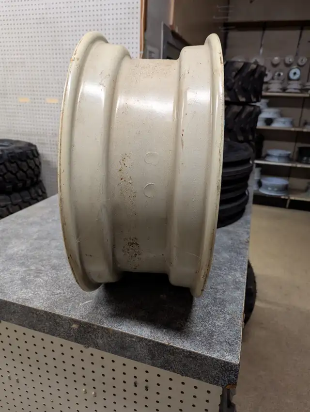 Implement Wheel Rim 20'x8' (6-Bolt)