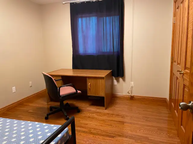 Room in south Windsor for rent - Photo 3