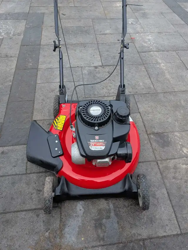 2 Lawn Mowers – Craftsman 159cc   Yard Machines 21" - Photo 3