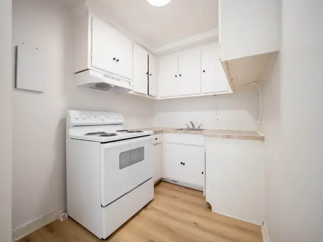 1 MOIS GRATUIT - 3 1/2 et 4 1/2 Côte-des-Neiges Frigo, poêle inc - Photo 4