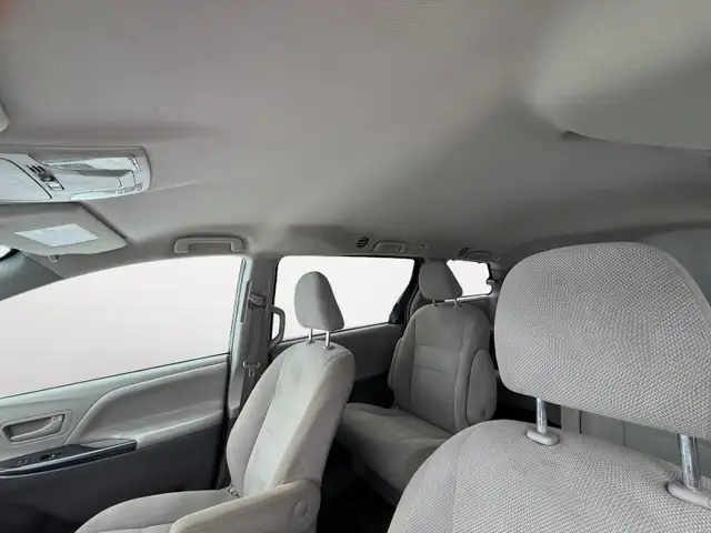 2015 Toyota Sienna Backup camera Bluetooth 7-seaters - Photo 11