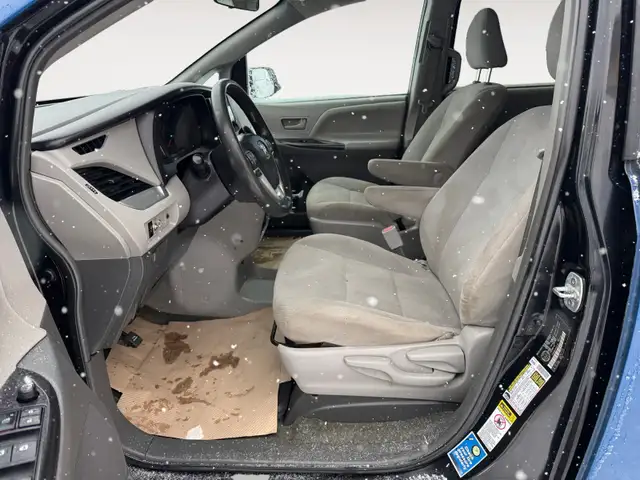 2015 Toyota Sienna Backup camera Bluetooth 7-seaters - Photo 12