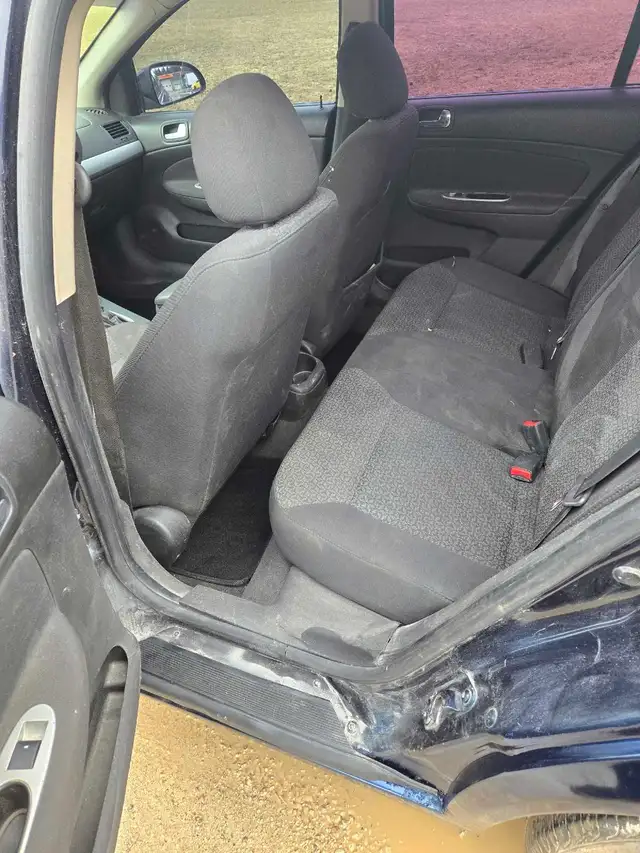 2009 Pontiac G5 - Photo 6