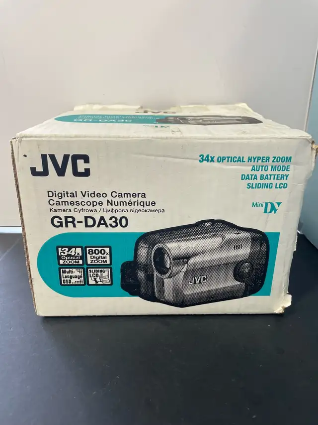 AS-IS JVC DIGITAL VIDEO CAMERA GR-DA30U W/BOX