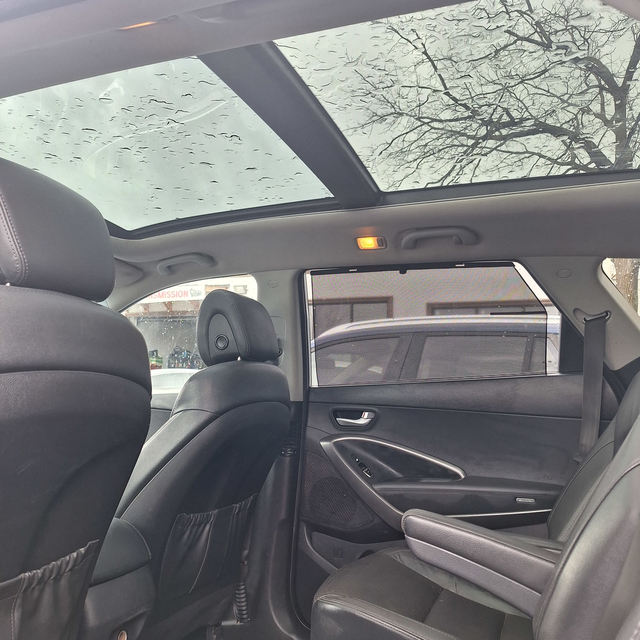 2015 Hyundai Santa Fe XL Luxury, 6 seats, AWD, 3.3l 6cyl - Photo 16