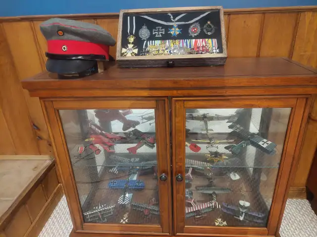 WWI Aviation Medal Groups and Pro Built Model Displays