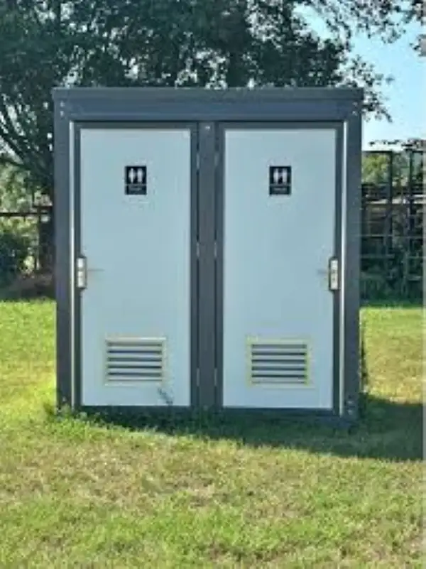 Double Portable Restroom – Affordable, Practical - Photo 3