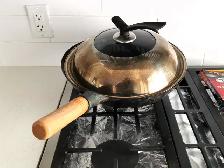 New 16" inch wok with stainless steel lid