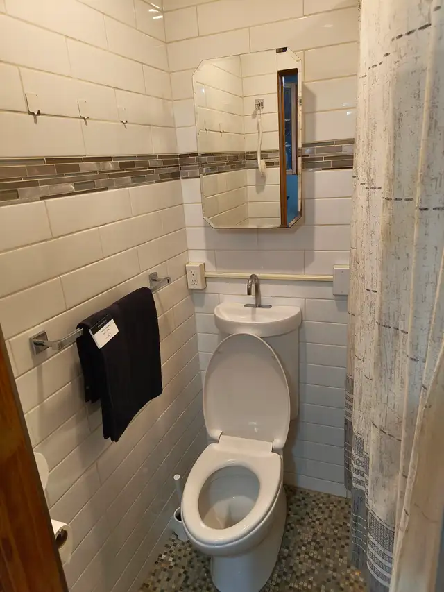 ALL INCLUSIVE RENTAL/FURNISHED Studio - Queen's & Downtown - Photo 7