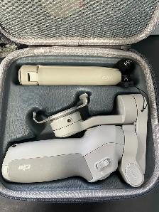 DJI OM4 GIMBAL W/CASE/ACC - Photo 2