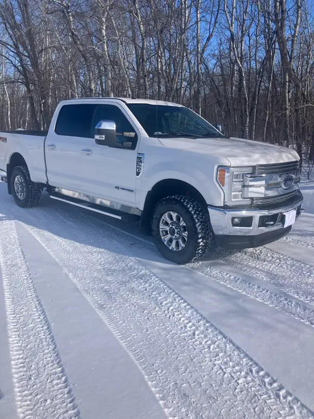 2017 FORD F350 SUPERDUTY CREWCAB LARIAT DIESEL