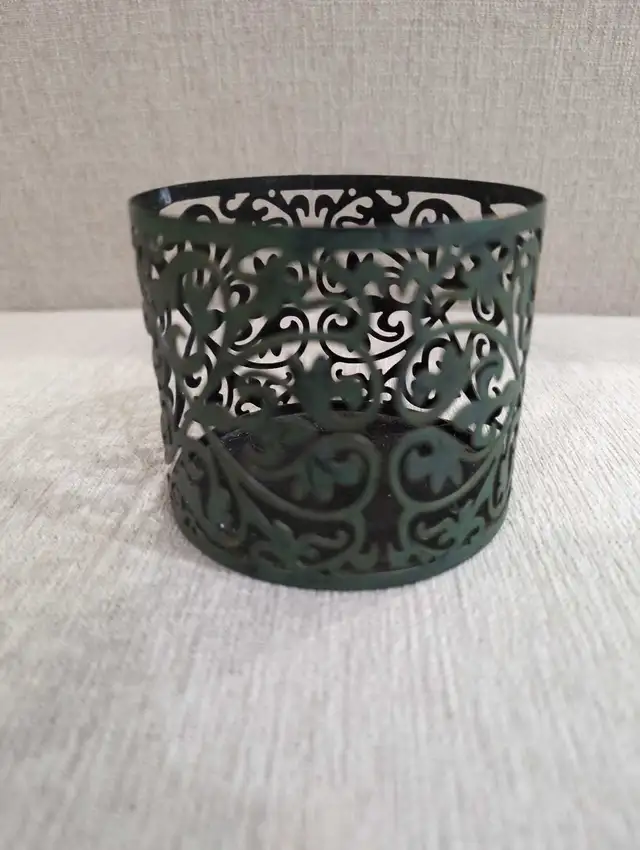 3 wick candle holder