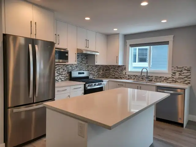 3 bedroom 2 bath Gordon Head Lower suite in newer house