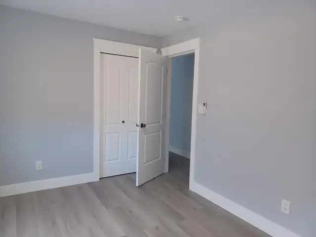 3 bedroom 2 bath Gordon Head Lower suite in newer house - Photo 4