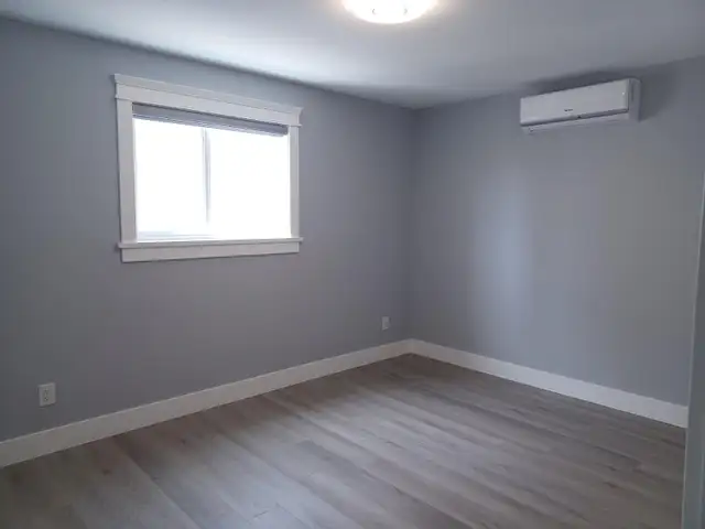 3 bedroom 2 bath Gordon Head Lower suite in newer house - Photo 5
