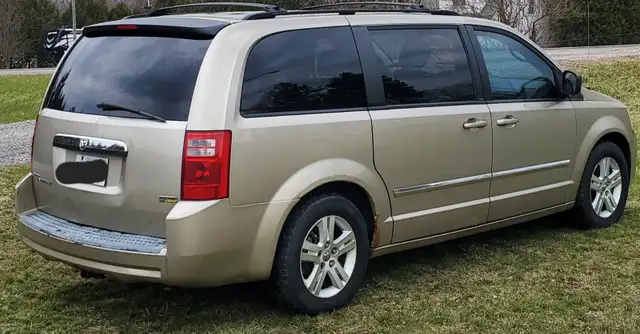2008 Dodge Grand Caravan SXT - Photo 3
