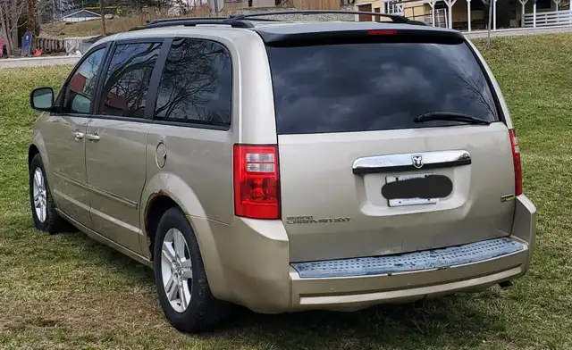2008 Dodge Grand Caravan SXT - Photo 4