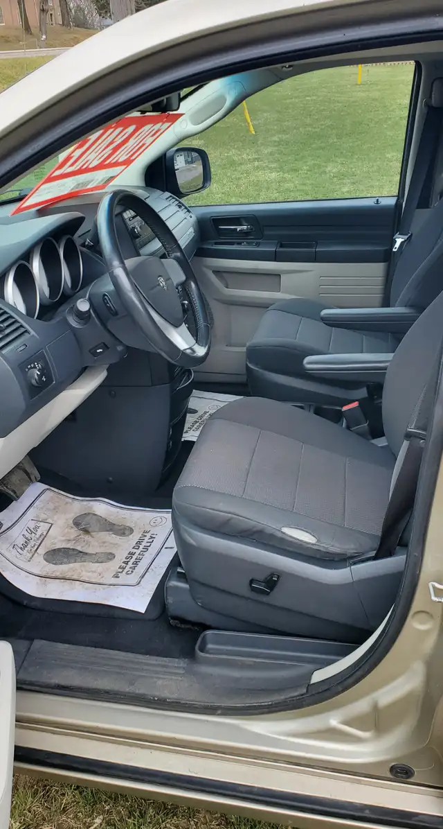 2008 Dodge Grand Caravan SXT - Photo 7