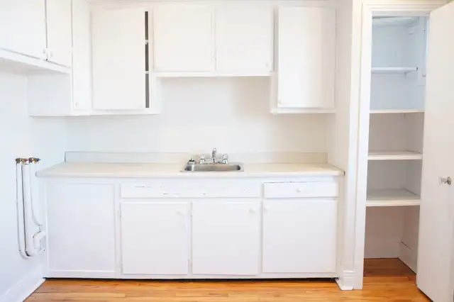 5117-16e Avenue - Photo 5