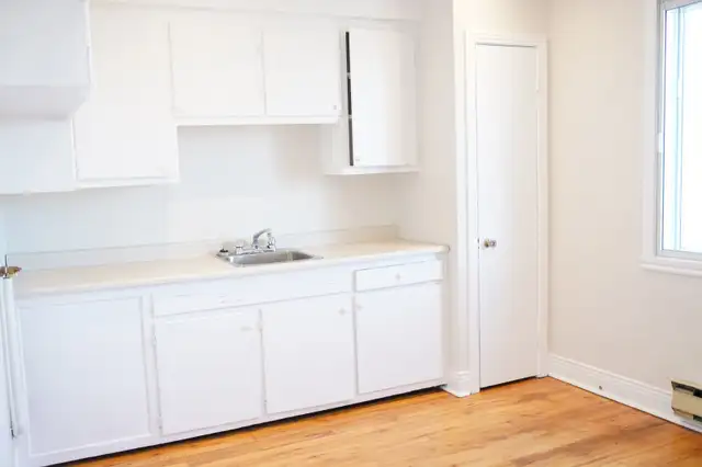 5117-16e Avenue - Photo 6