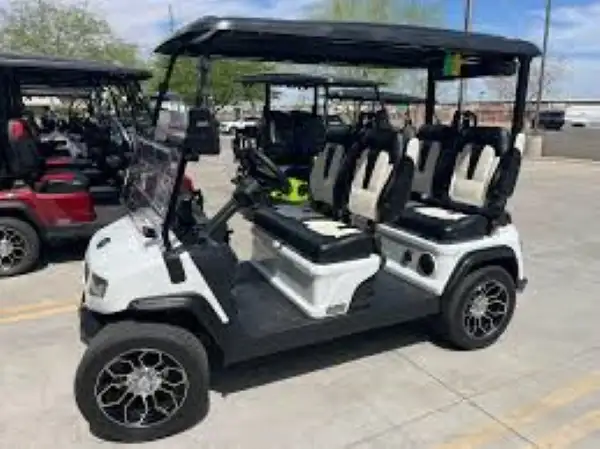 Four-Seater Electric Golf Cart – Comfortable, Efficient