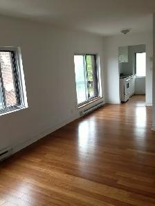 Nice renovated 2 bedroom 41/2 for rent all including near Metro - Photo 4