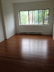 Nice renovated 2 bedroom 41/2 for rent all including near Metro - Photo 7
