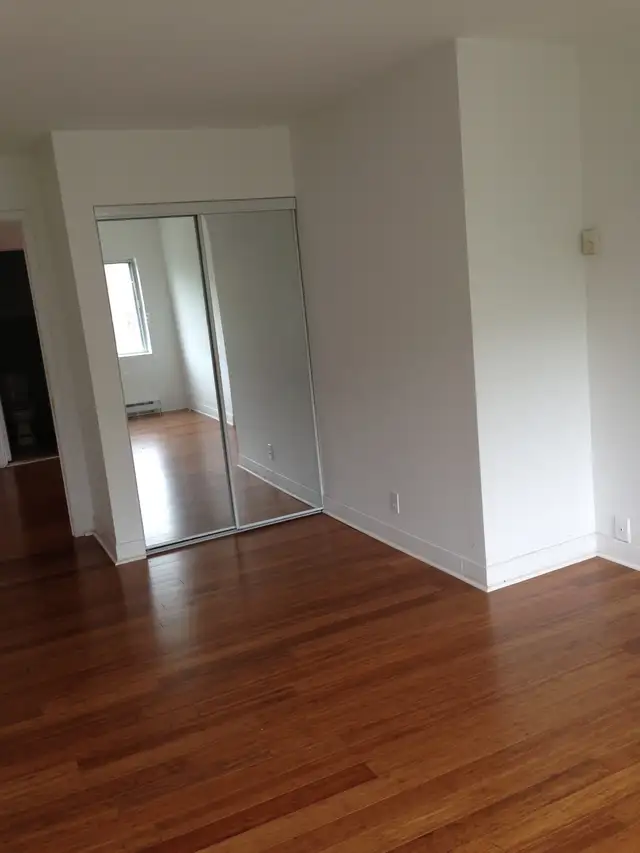 Nice renovated 2 bedroom 41/2 for rent all including near Metro - Photo 8