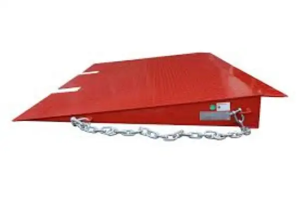 CR08F Container Ramp – Heavy-Duty, Safe, and Easy to Use