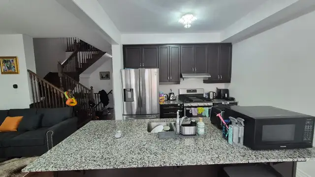 Modern Solid Wood Kitchen Cabinets for Sale