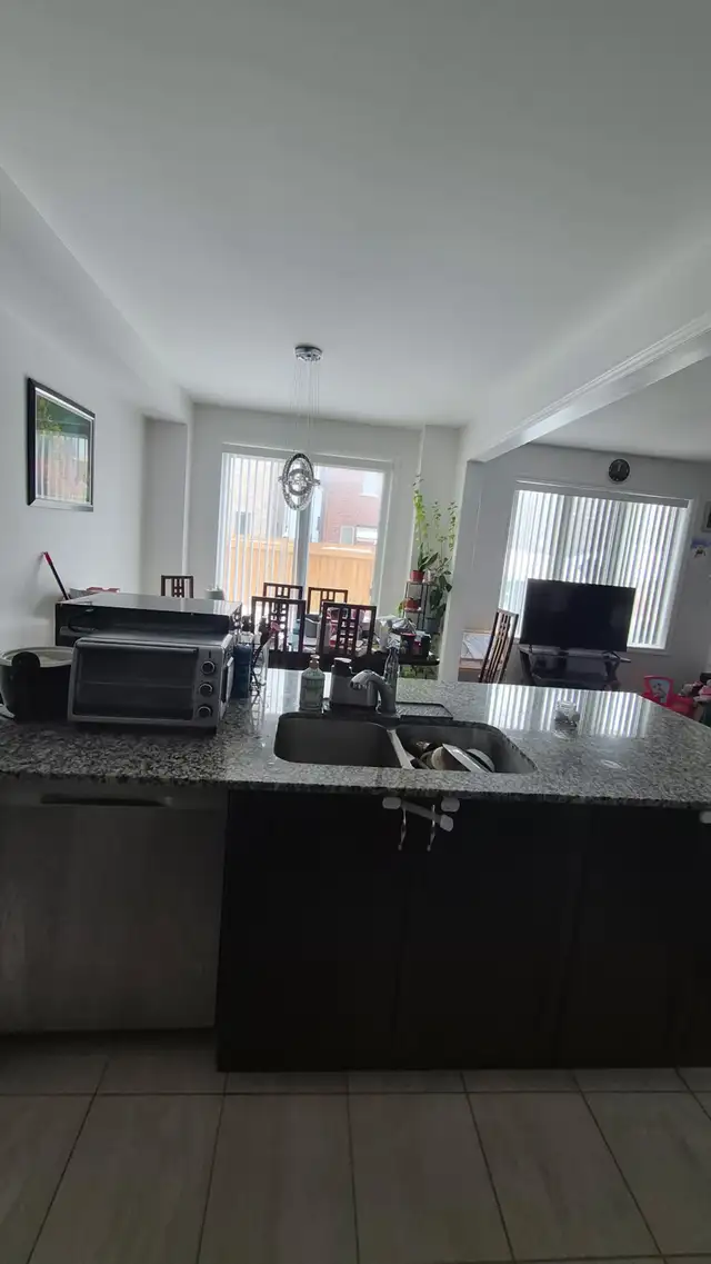 Modern Solid Wood Kitchen Cabinets for Sale - Photo 2