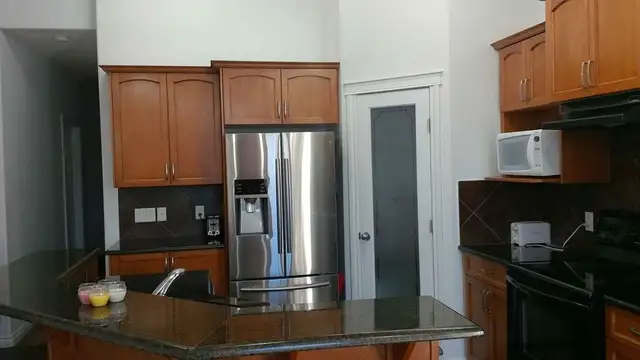 FURNISHED ROOM FOR RENT 650/MONTH. Male Commuters ONLY. - Photo 3