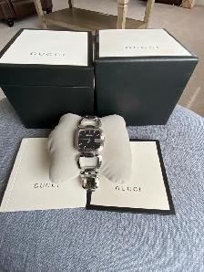 Ladies GUCCI Swiss Quartz Watch YA125407. $300 - Photo 5