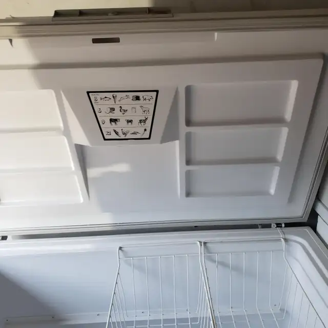 Wood’s Ultra chest freezer. work great has no issues Very Clean - Photo 5