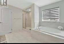 House 3,600 SQ ft - Photo 3